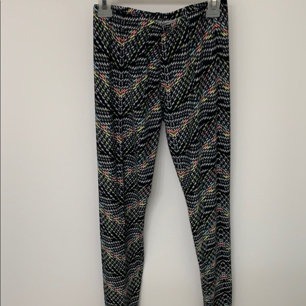 2/$8‼️ Multi-Colored Patterned Leggings